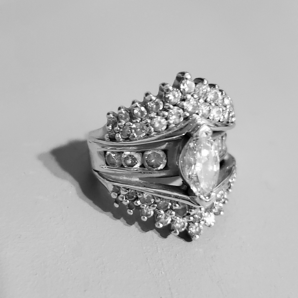 14k White Gold Marquise 1.41 carat Diamond Ring